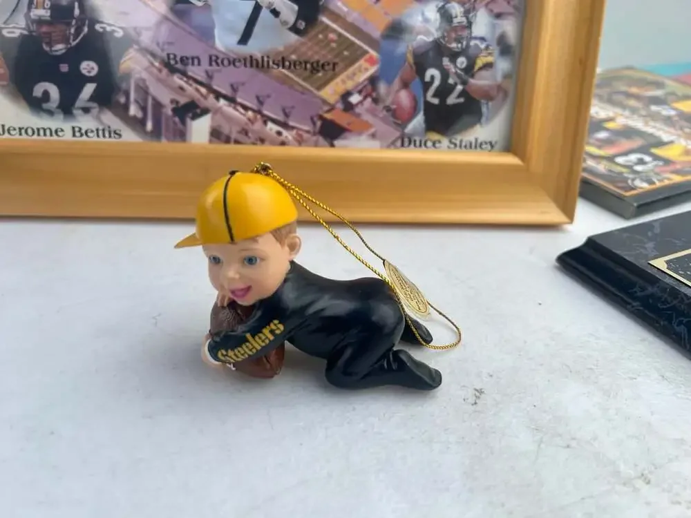 NFL Pittsburgh Steelers Ornament He Recovers The Fumble